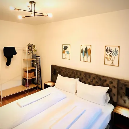 Charmantes Boho-apartment Mit Terrasse - Ruhig & Zentrumsnah